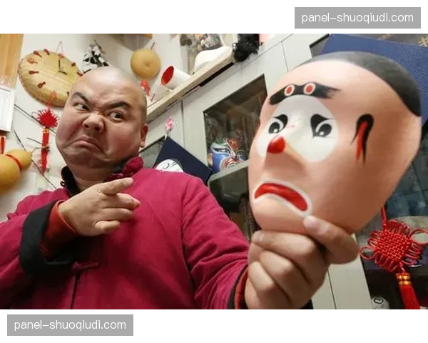 西安奥体中心非遗集市人气爆棚,花样游泳选手体验秦腔脸谱绘制